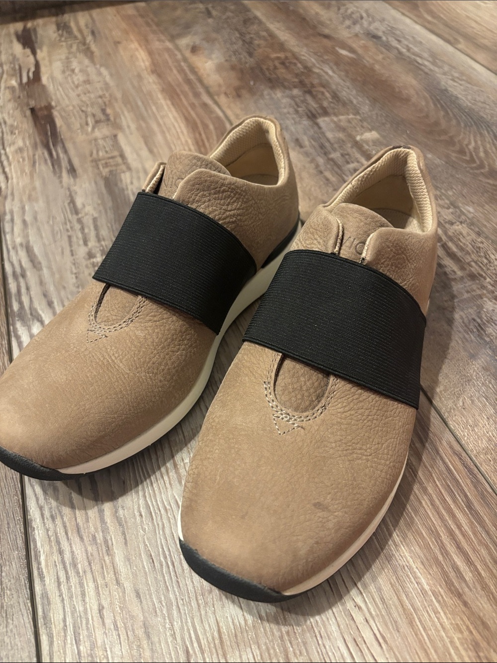 EUC Vionic Codie Sneaker